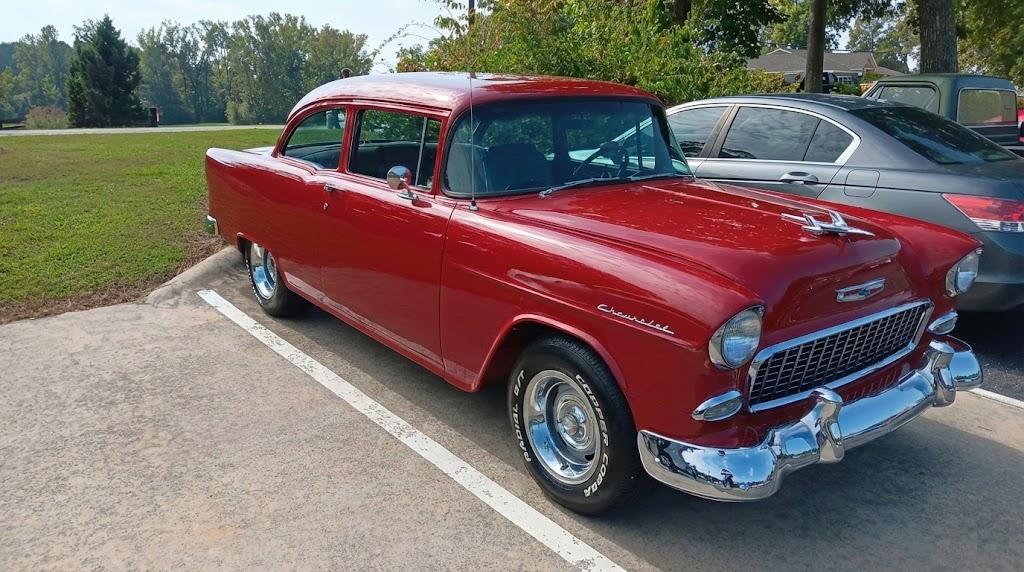 The 1955 Chevrolet 2-Door Sedan: A Symbol of Post-War American Style & Affordability
