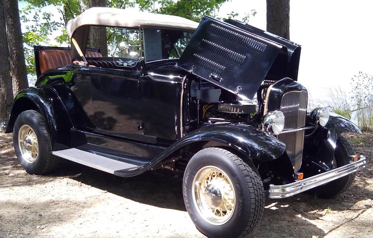 Restoring Classic Cars: Benefits & Rewards